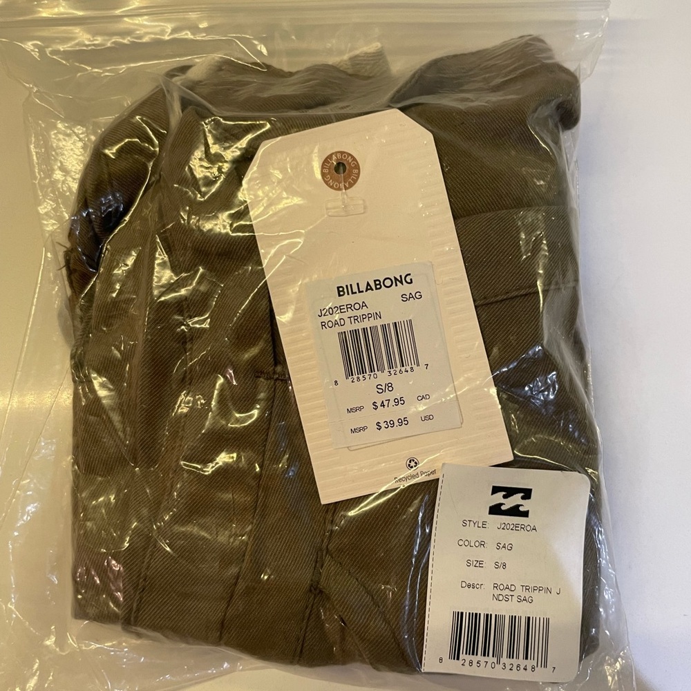 Billabong new with tags small juniors shorts. Small 25-26. Juniors 3. - Picture 3 of 6